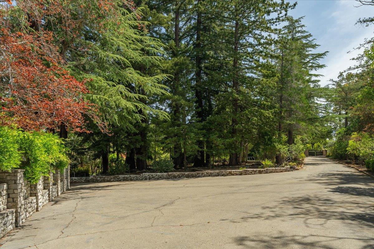 Detail Gallery Image 7 of 81 For 19941 Sunset Dr, Saratoga,  CA 95070 - 4 Beds | 3 Baths