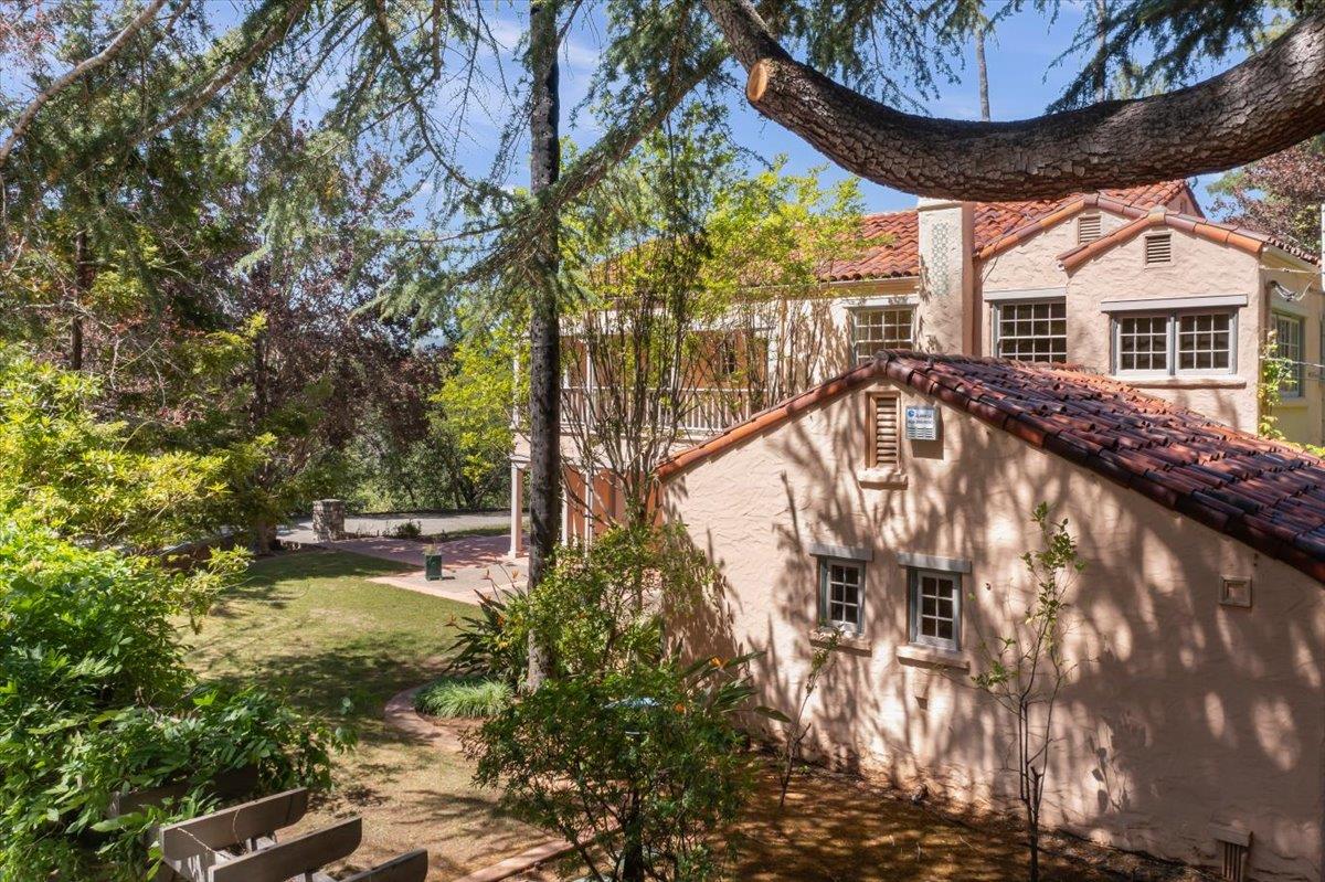 Detail Gallery Image 90 of 97 For 19941 Sunset Dr, Saratoga,  CA 95070 - 4 Beds | 3 Baths