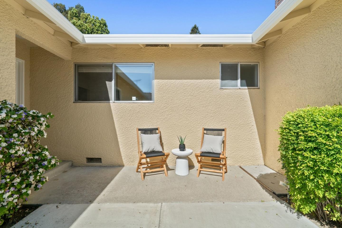 Detail Gallery Image 4 of 75 For 747-749 Rainbow Dr, Mountain View,  CA 94041 - – Beds | – Baths