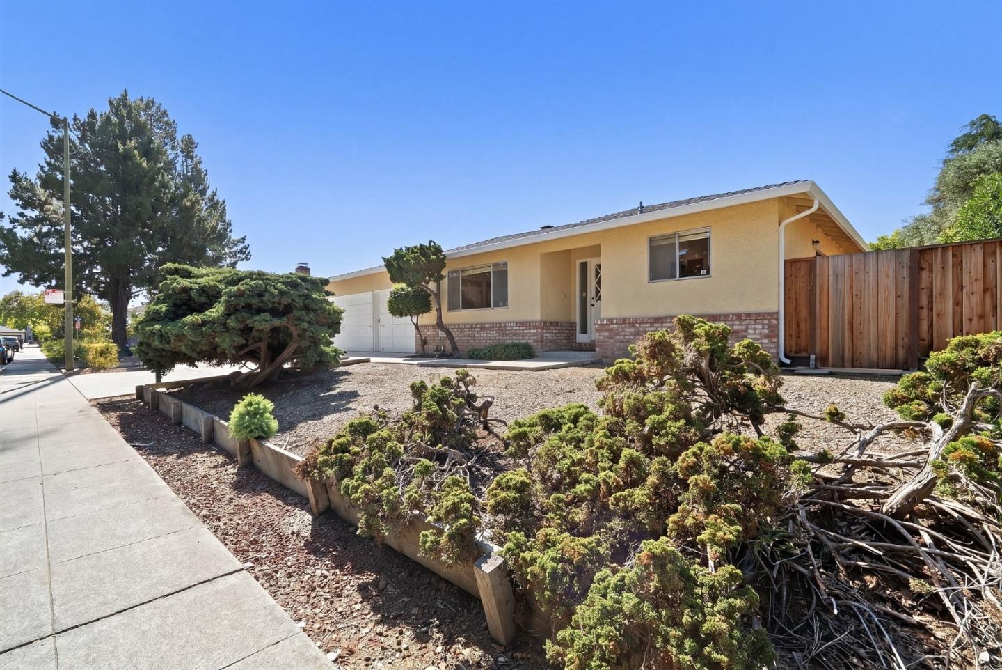 Detail Gallery Image 48 of 75 For 747-749 Rainbow Dr, Mountain View,  CA 94041 - – Beds | – Baths