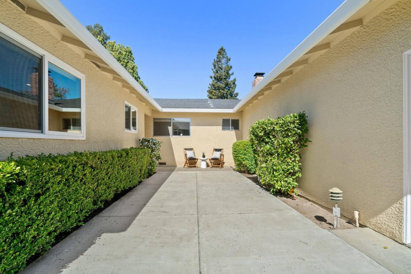 Detail Gallery Image 5 of 75 For 747-749 Rainbow Dr, Mountain View,  CA 94041 - – Beds | – Baths