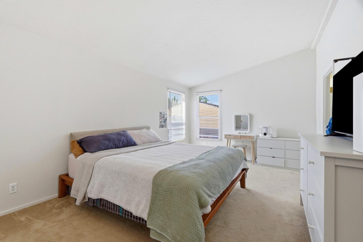 Detail Gallery Image 10 of 18 For 307 Southbay Dr #307,  San Jose,  CA 95134 - 3 Beds | 2 Baths