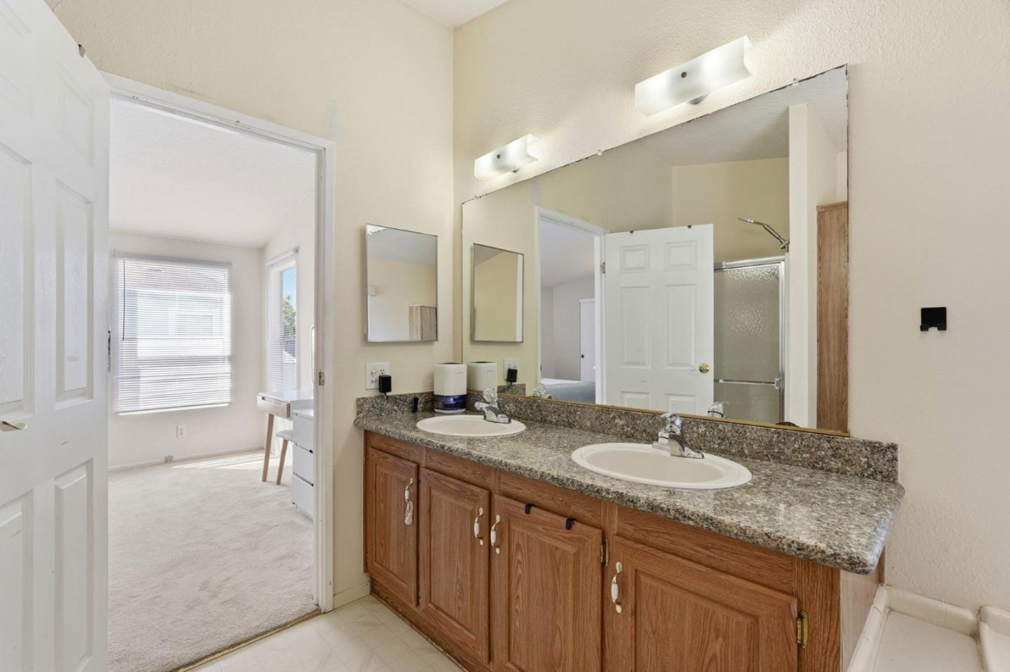 Detail Gallery Image 13 of 18 For 307 Southbay Dr #307,  San Jose,  CA 95134 - 3 Beds | 2 Baths