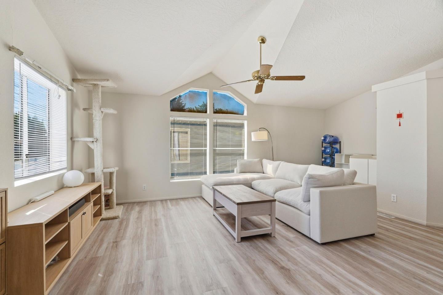 Detail Gallery Image 2 of 18 For 307 Southbay Dr #307,  San Jose,  CA 95134 - 3 Beds | 2 Baths