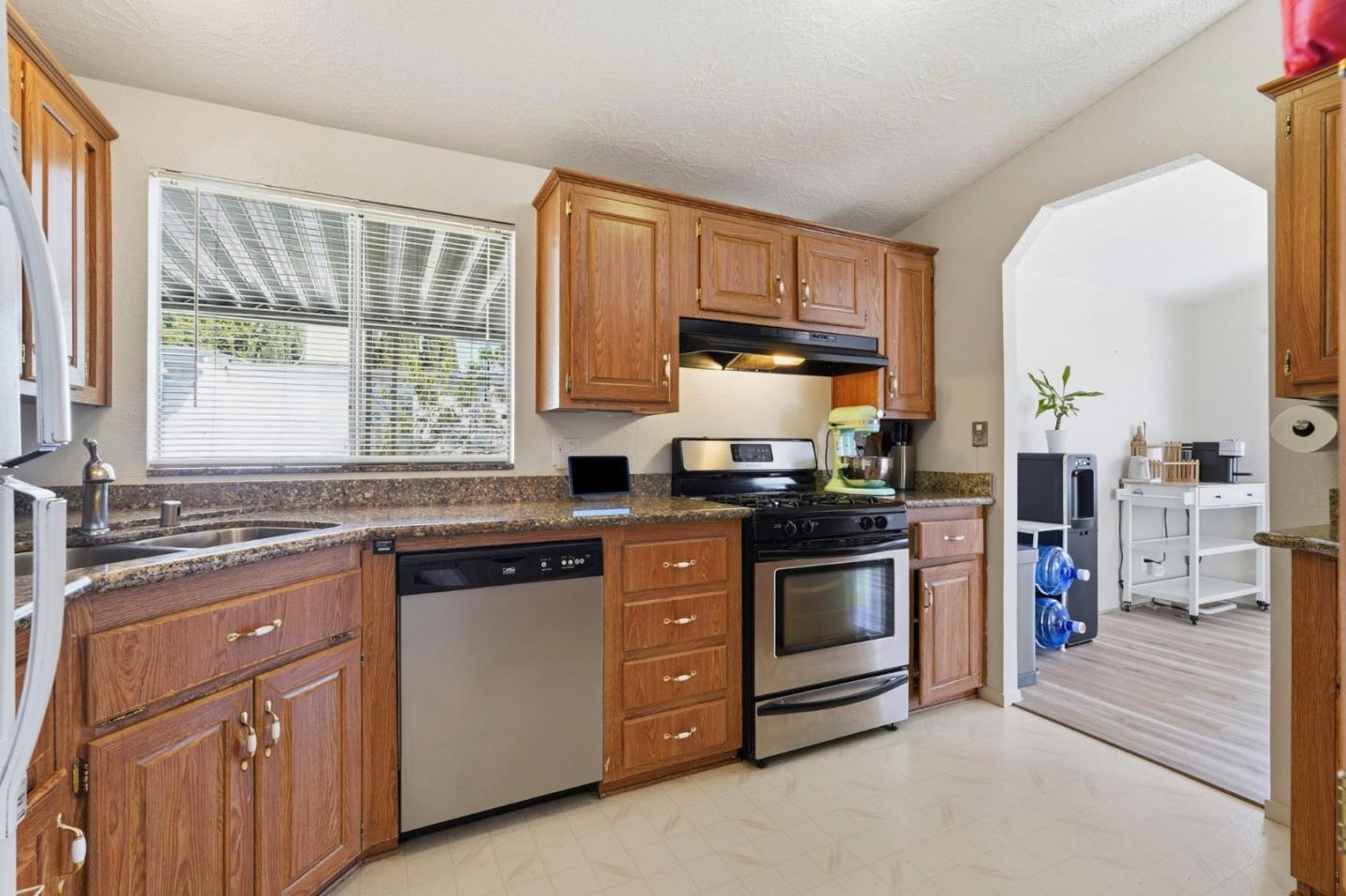 Detail Gallery Image 4 of 18 For 307 Southbay Dr #307,  San Jose,  CA 95134 - 3 Beds | 2 Baths