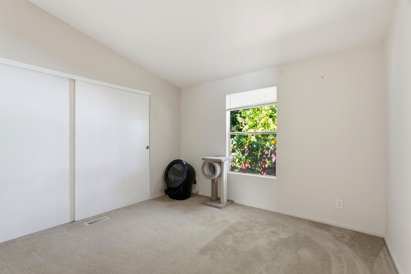 Detail Gallery Image 8 of 18 For 307 Southbay Dr #307,  San Jose,  CA 95134 - 3 Beds | 2 Baths