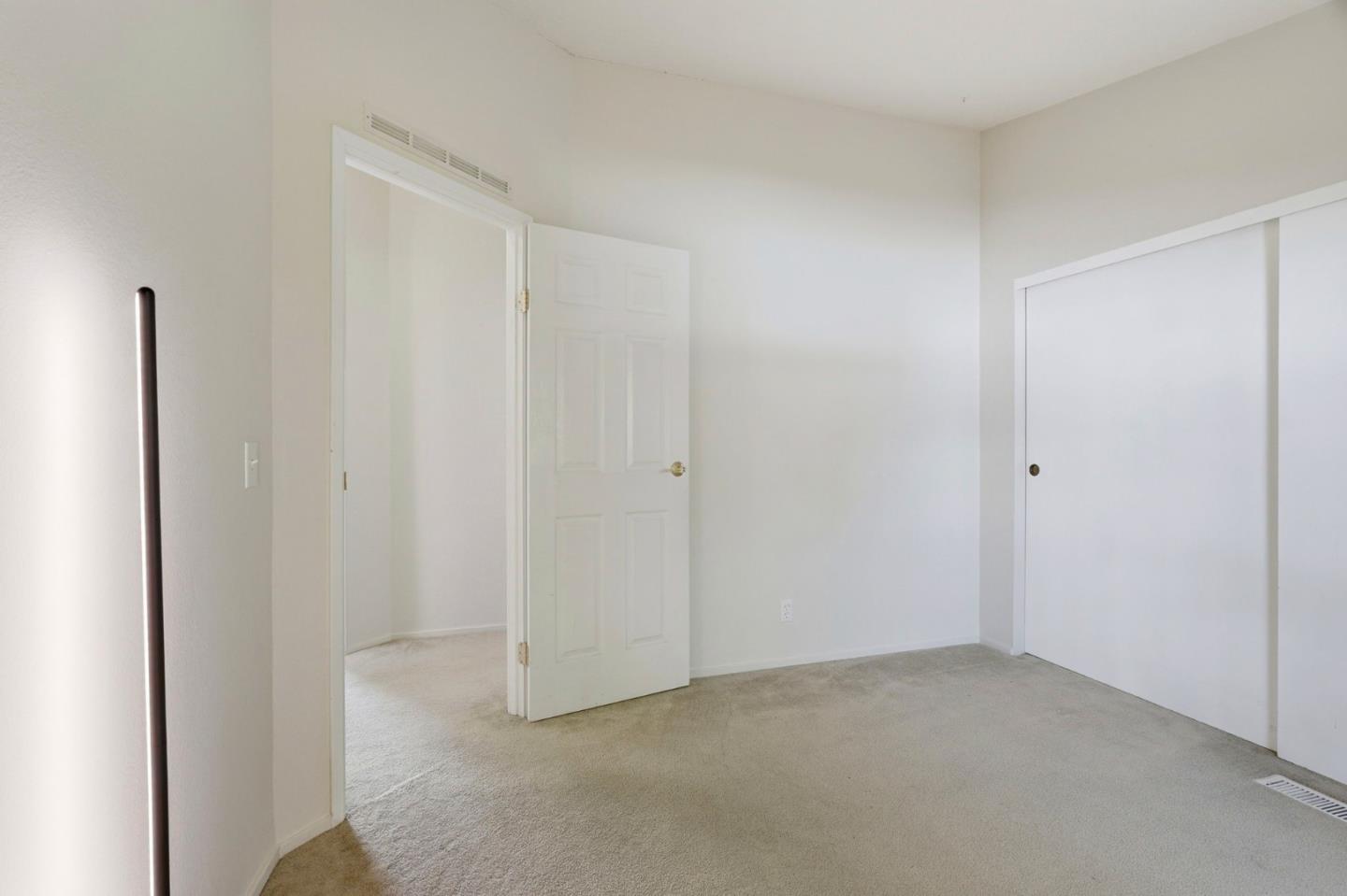 Detail Gallery Image 9 of 18 For 307 Southbay Dr #307,  San Jose,  CA 95134 - 3 Beds | 2 Baths