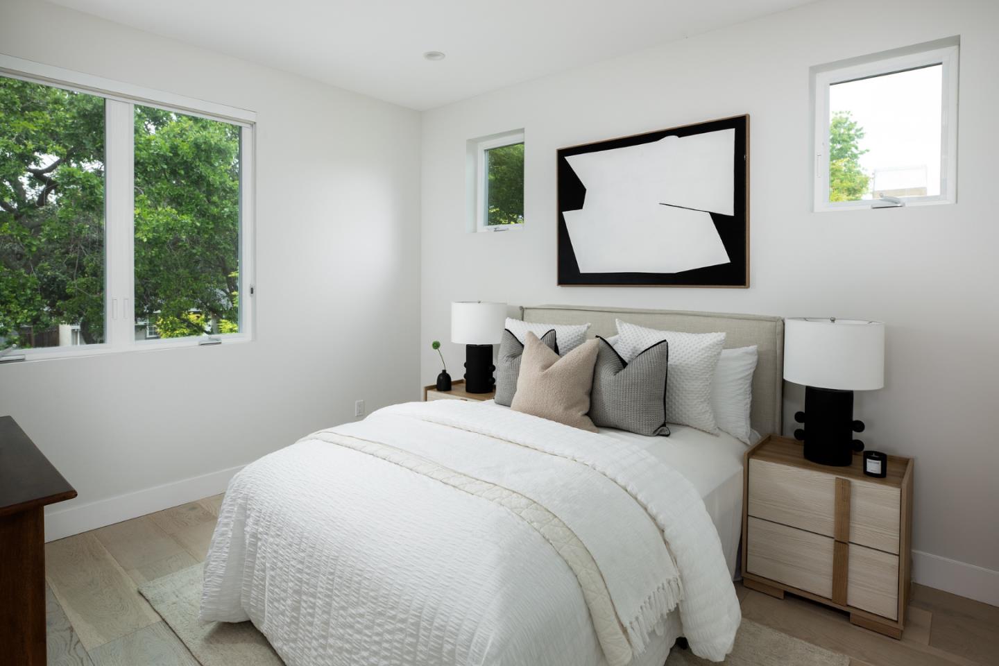 Detail Gallery Image 15 of 18 For 1036 Oakland Ave, Menlo Park,  CA 94025 - 4 Beds | 3 Baths