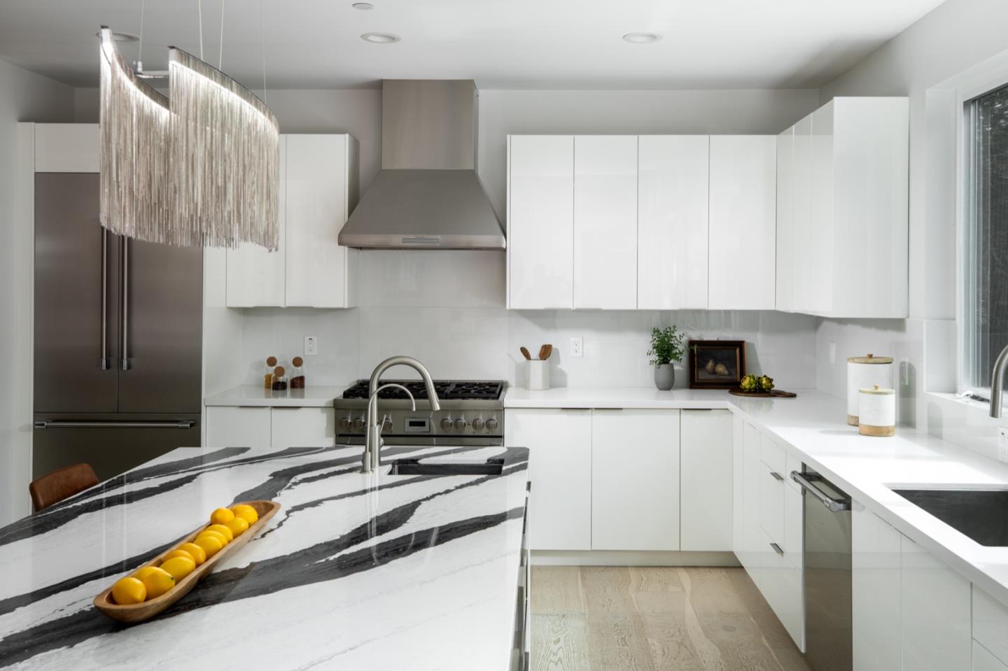 Detail Gallery Image 6 of 18 For 1036 Oakland Ave, Menlo Park,  CA 94025 - 4 Beds | 3 Baths