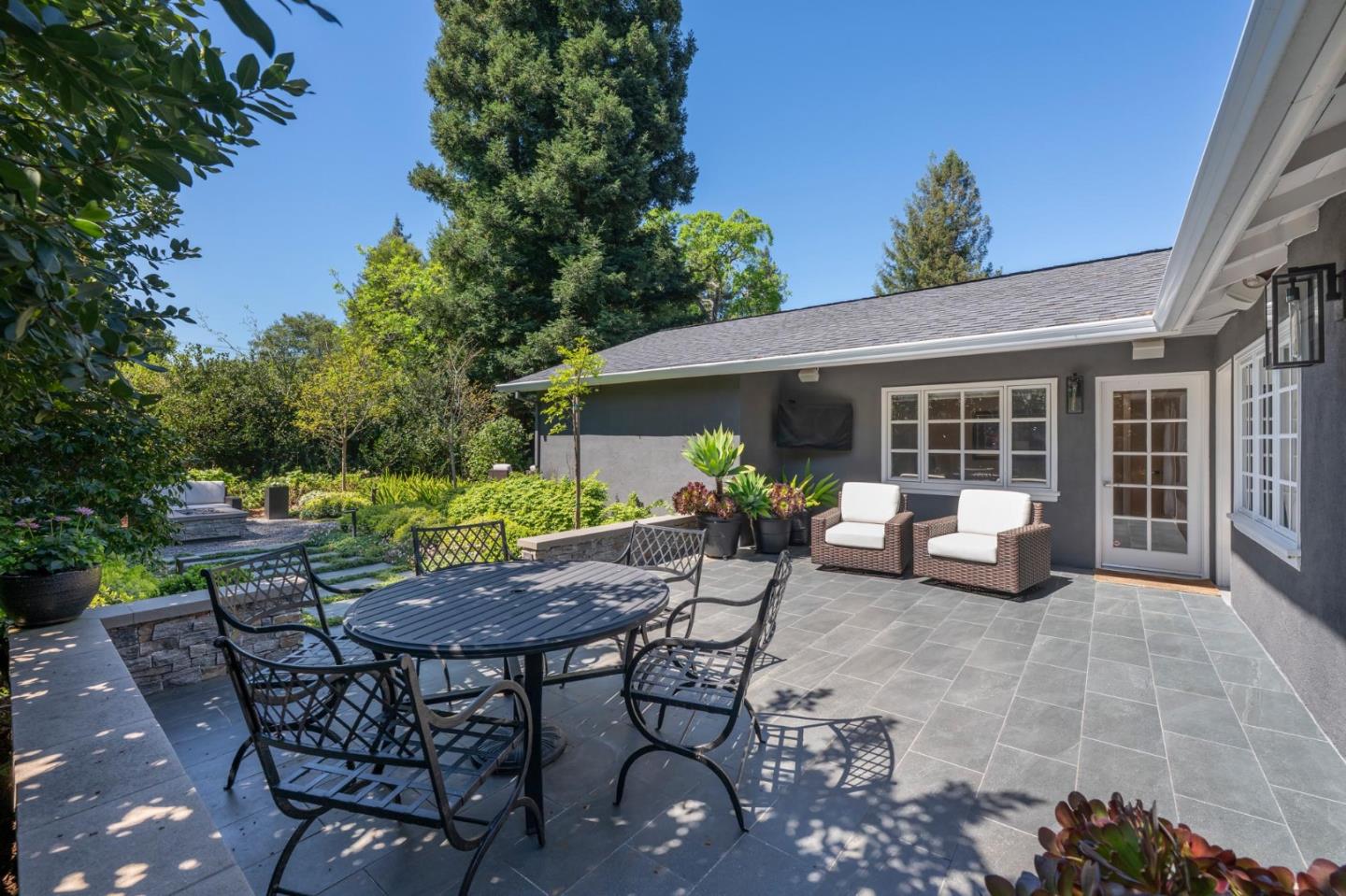 Detail Gallery Image 11 of 20 For 284 Selby Ln, Atherton,  CA 94027 - 3 Beds | 2 Baths