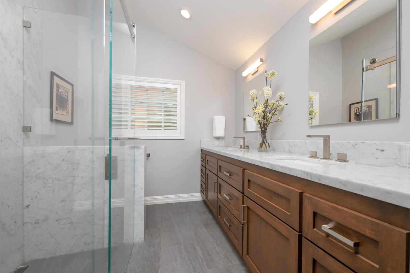 Detail Gallery Image 15 of 20 For 284 Selby Ln, Atherton,  CA 94027 - 3 Beds | 2 Baths