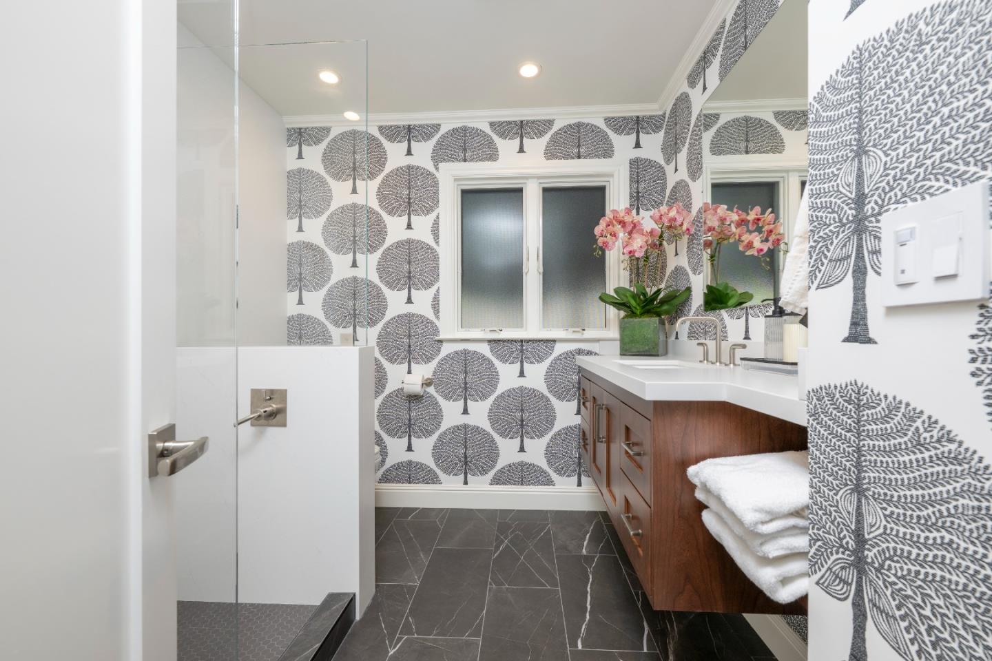 Detail Gallery Image 18 of 20 For 284 Selby Ln, Atherton,  CA 94027 - 3 Beds | 2 Baths