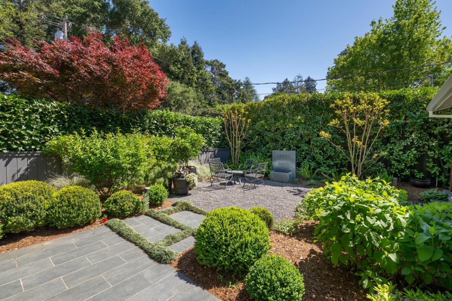 Detail Gallery Image 2 of 20 For 284 Selby Ln, Atherton,  CA 94027 - 3 Beds | 2 Baths