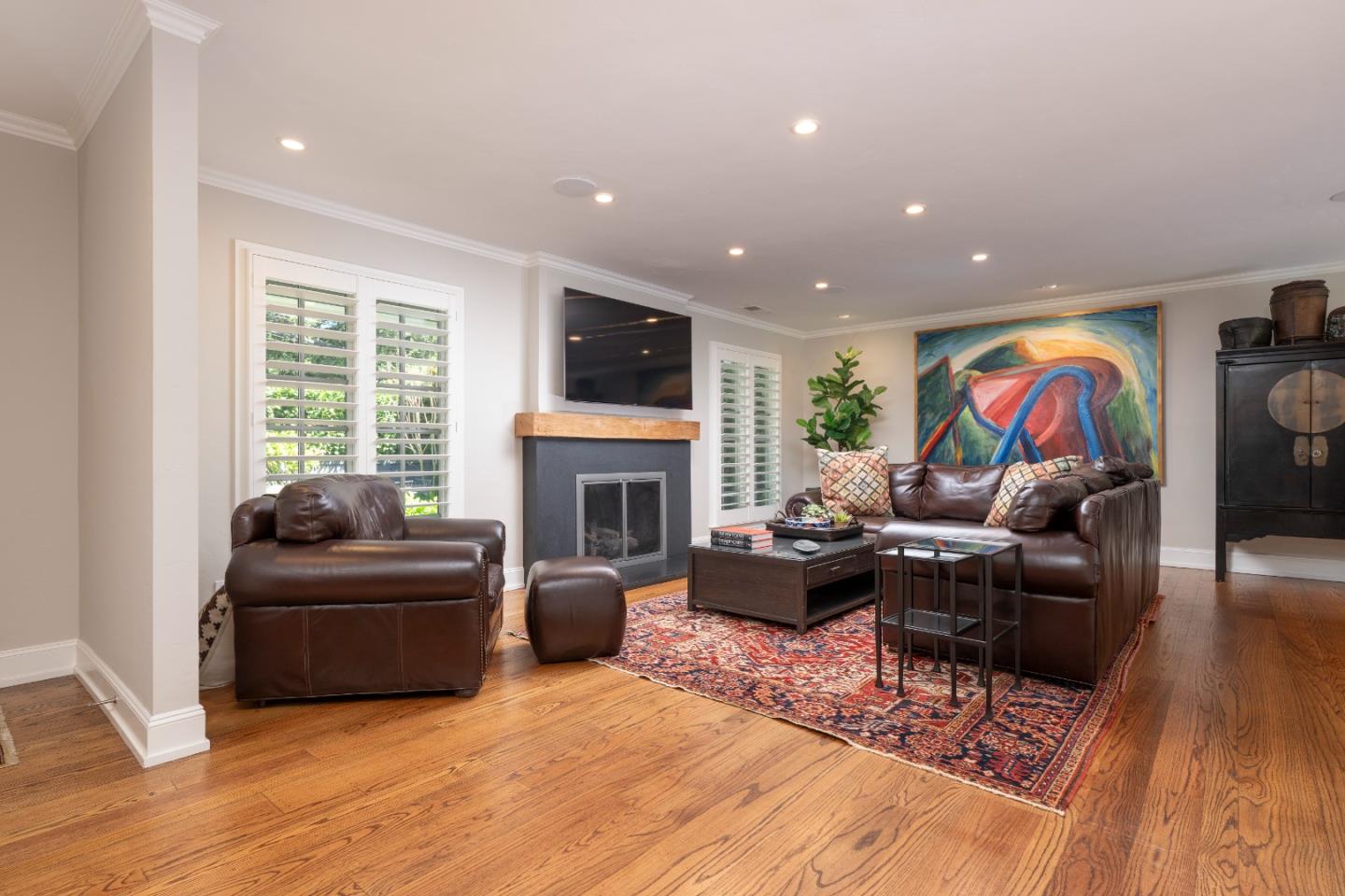 Detail Gallery Image 4 of 20 For 284 Selby Ln, Atherton,  CA 94027 - 3 Beds | 2 Baths