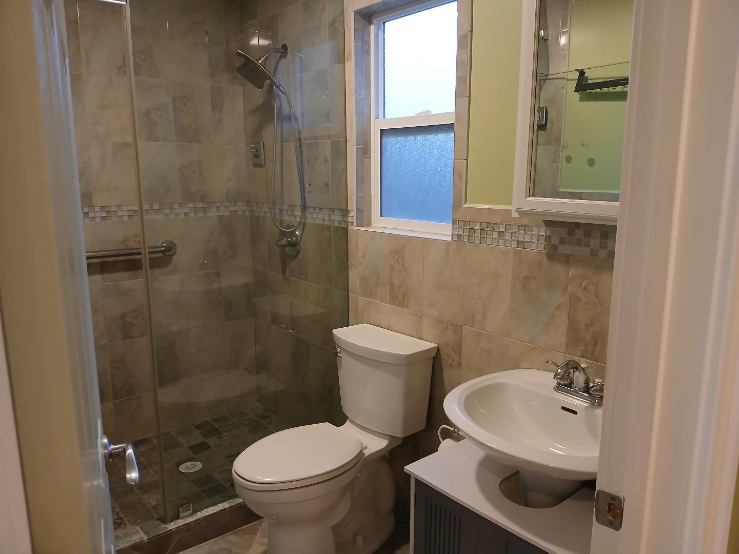 Detail Gallery Image 3 of 24 For 421 Columbus Ave #STREET,  El Granada,  CA 94018 - 1 Beds | 2 Baths