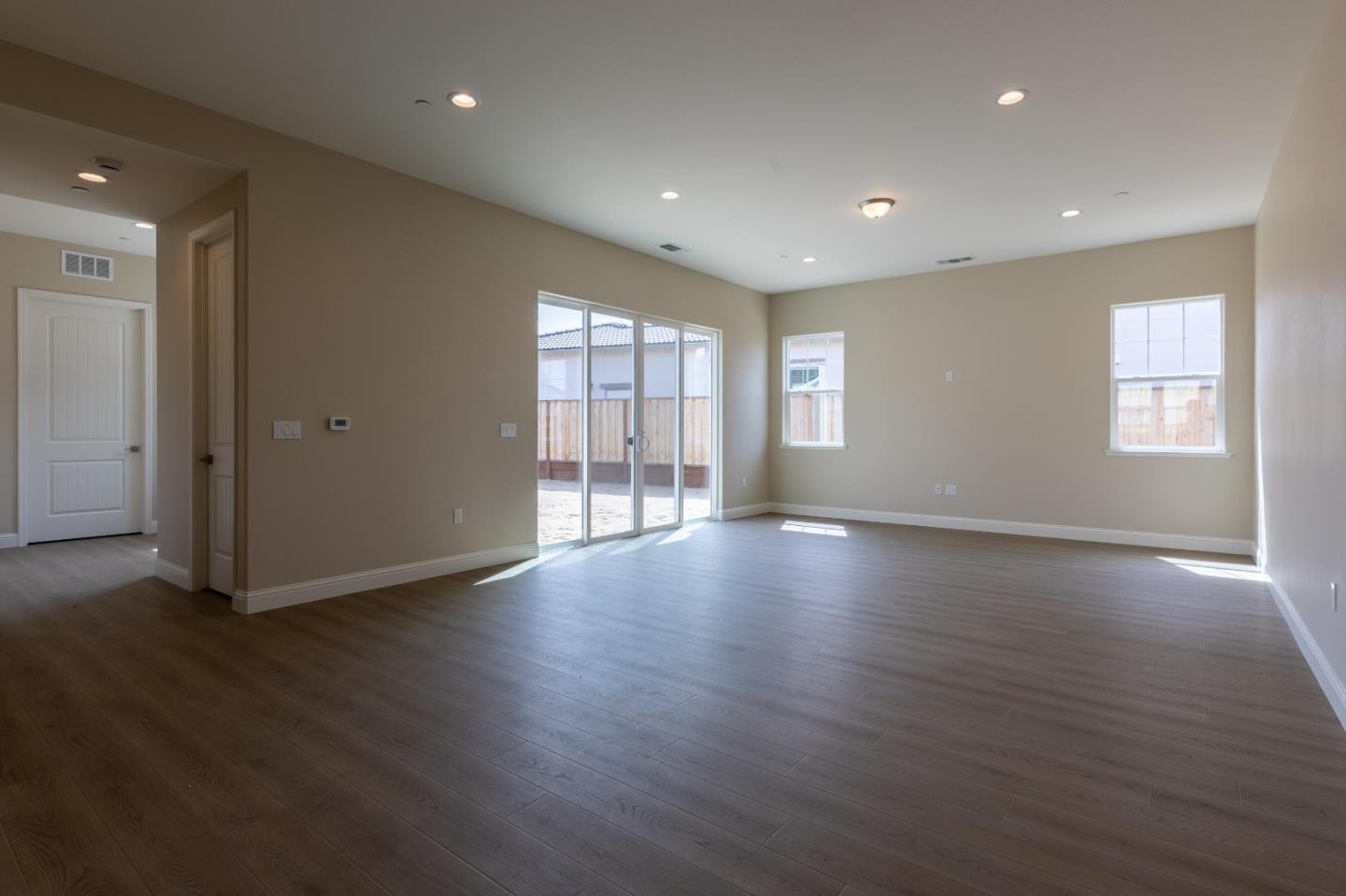 Detail Gallery Image 10 of 20 For 3052 El Capitan Dr, Marina,  CA 93933 - 3 Beds | 2 Baths