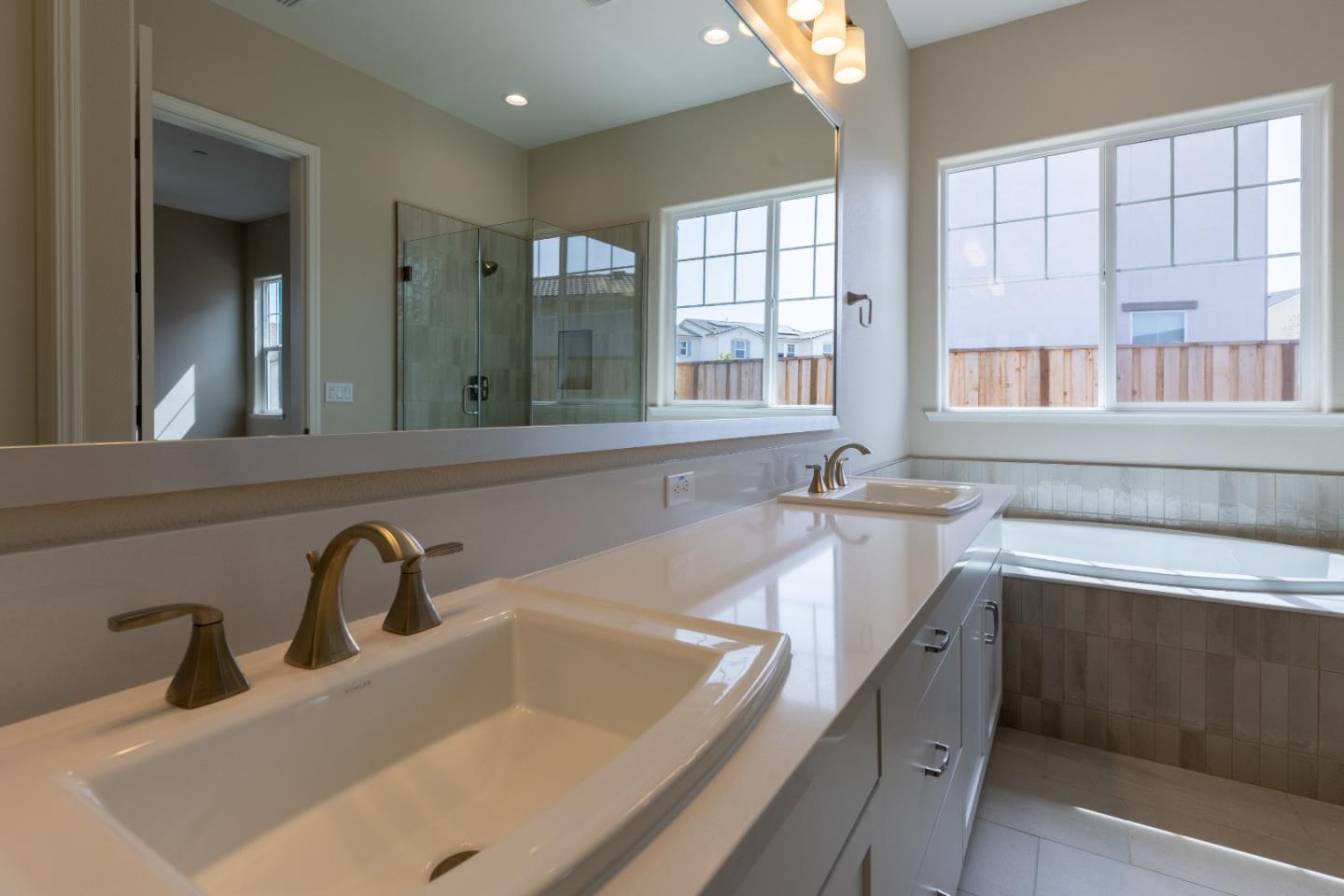 Detail Gallery Image 11 of 20 For 3052 El Capitan Dr, Marina,  CA 93933 - 3 Beds | 2 Baths