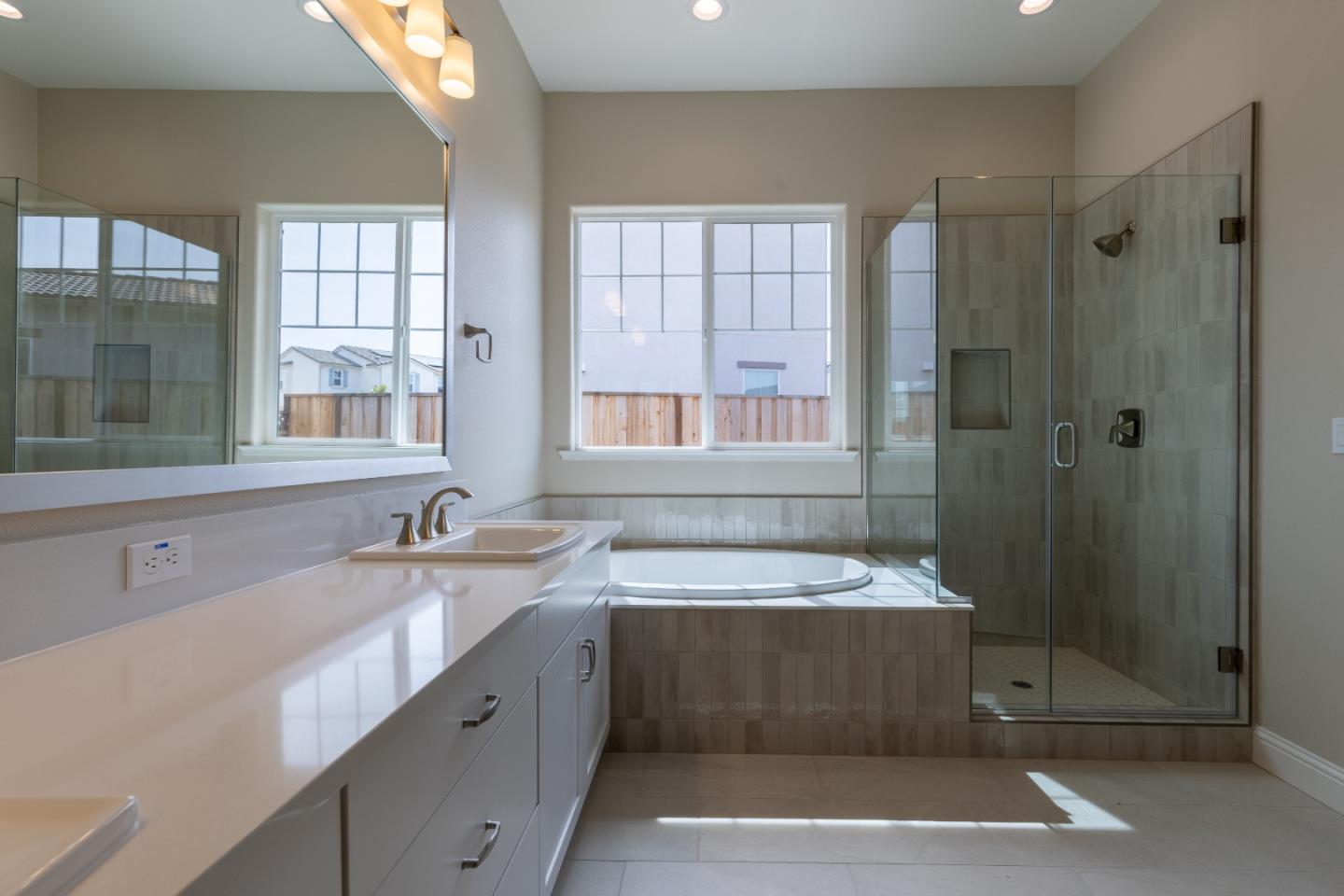 Detail Gallery Image 12 of 20 For 3052 El Capitan Dr, Marina,  CA 93933 - 3 Beds | 2 Baths