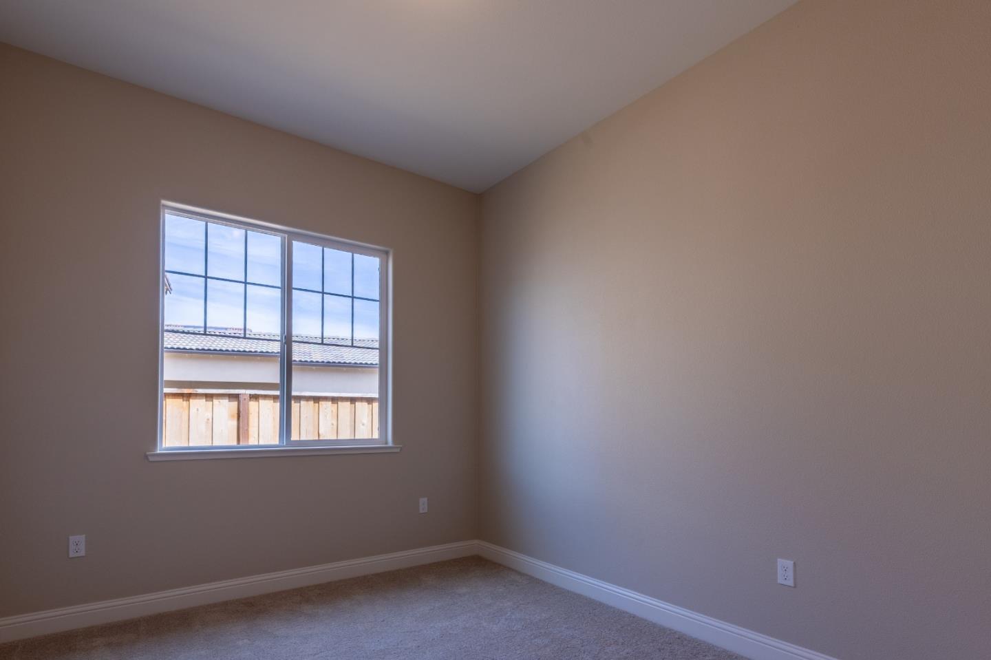 Detail Gallery Image 15 of 20 For 3052 El Capitan Dr, Marina,  CA 93933 - 3 Beds | 2 Baths