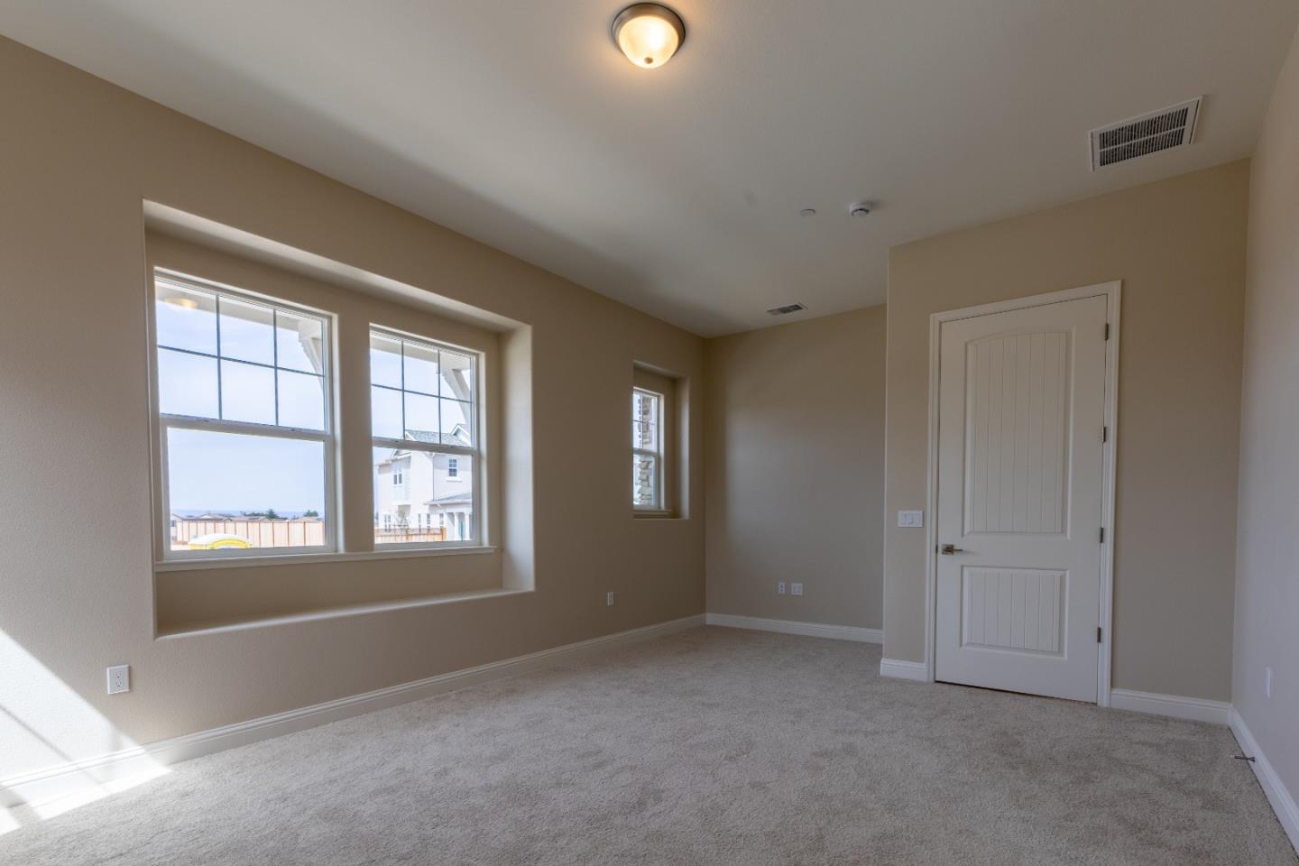 Detail Gallery Image 17 of 20 For 3052 El Capitan Dr, Marina,  CA 93933 - 3 Beds | 2 Baths