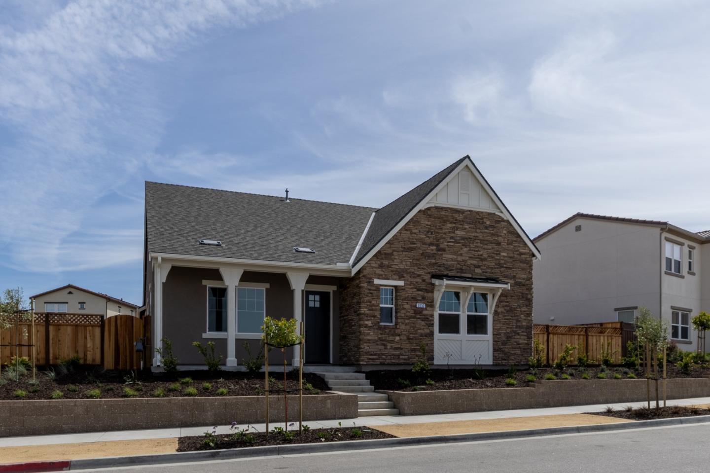 Detail Gallery Image 4 of 20 For 3052 El Capitan Dr, Marina,  CA 93933 - 3 Beds | 2 Baths