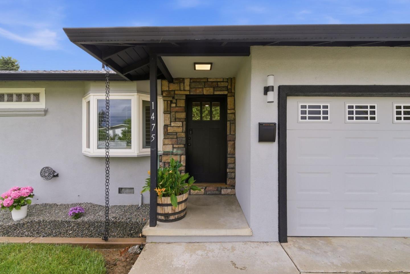 Detail Gallery Image 2 of 39 For 1475 Norman Ave, San Jose,  CA 95125 - 3 Beds | 1/1 Baths