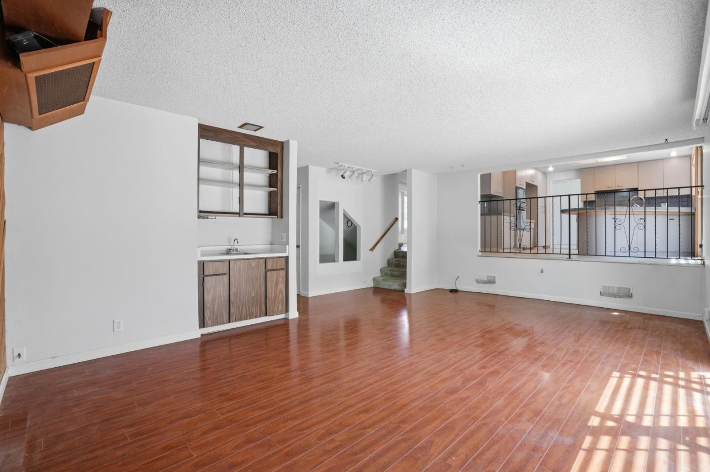 Detail Gallery Image 13 of 36 For 1111 Piedmont Rd, San Jose,  CA 95132 - 4 Beds | 2/1 Baths