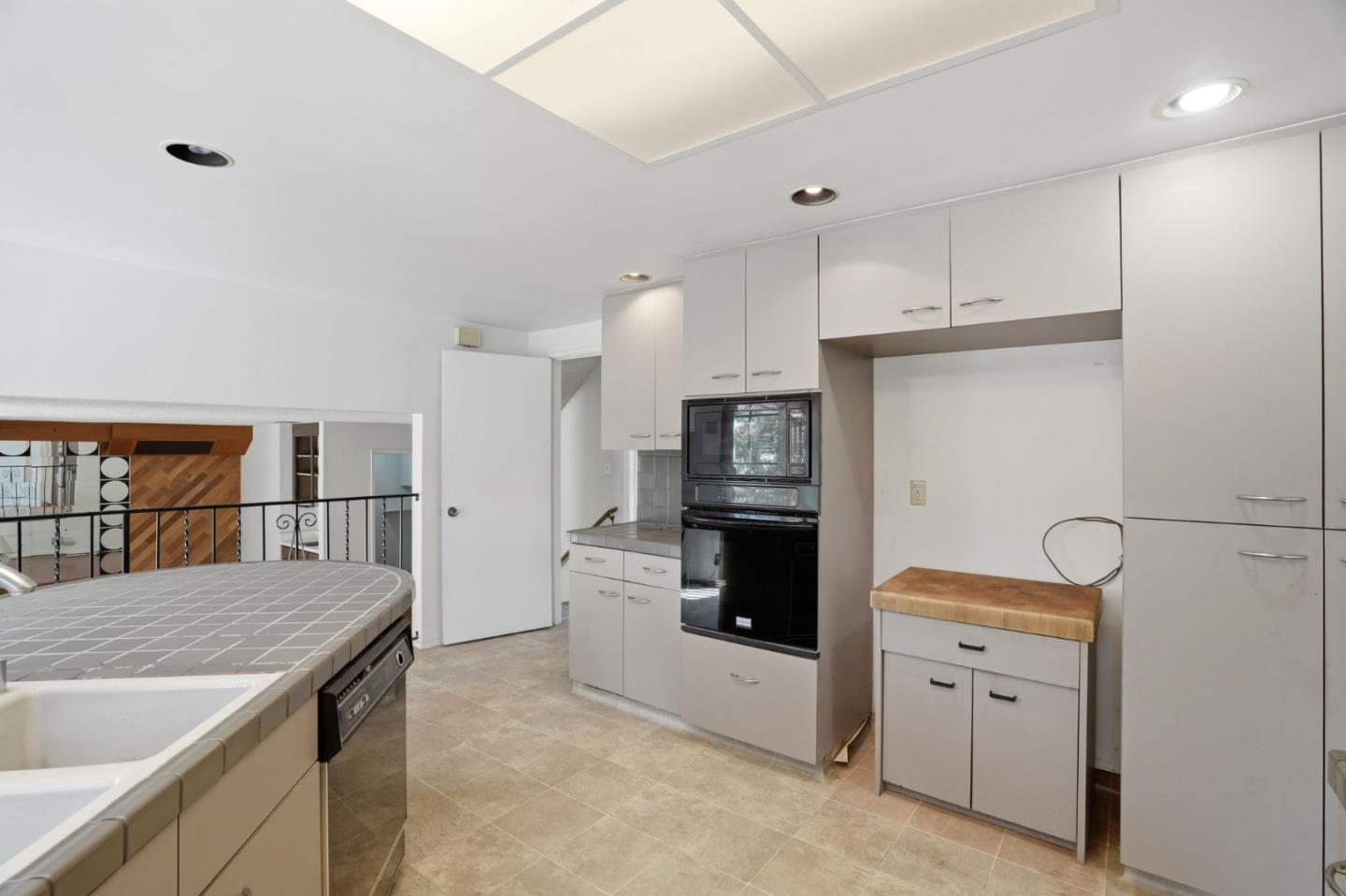 Detail Gallery Image 9 of 36 For 1111 Piedmont Rd, San Jose,  CA 95132 - 4 Beds | 2/1 Baths