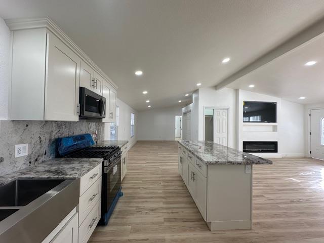 Front Image Thumbnail for ML82043689