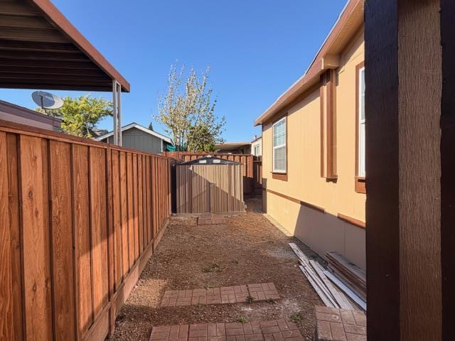 Detail Gallery Image 14 of 16 For 117 Peartree Ln, Hollister,  CA 95023 - 4 Beds | 2 Baths