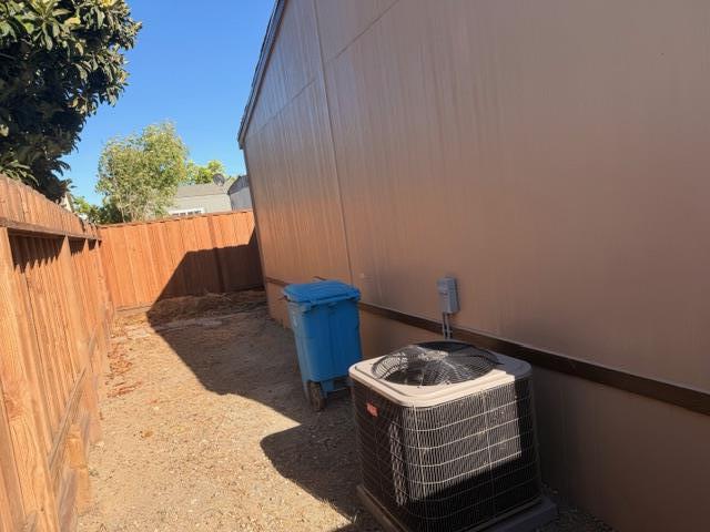 Detail Gallery Image 15 of 16 For 117 Peartree Ln, Hollister,  CA 95023 - 4 Beds | 2 Baths