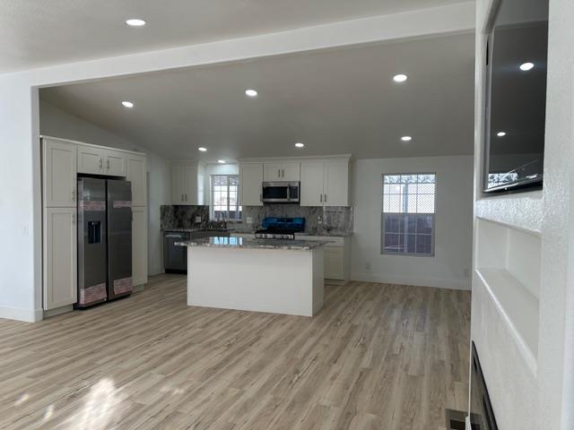 Detail Gallery Image 3 of 16 For 117 Peartree Ln, Hollister,  CA 95023 - 4 Beds | 2 Baths