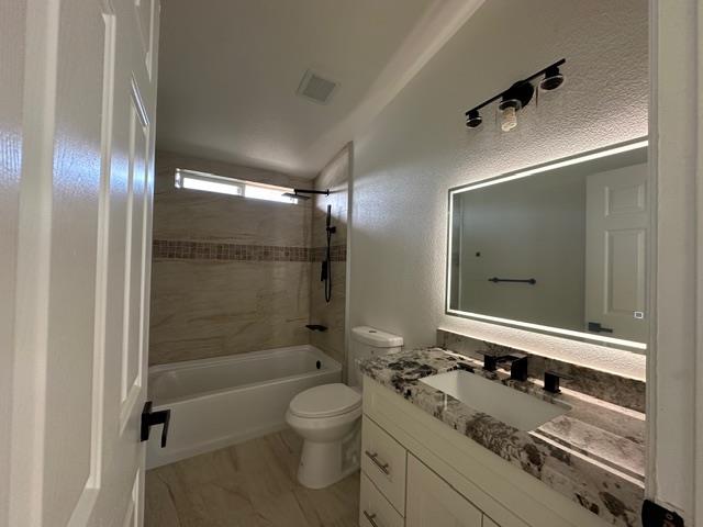 Detail Gallery Image 8 of 16 For 117 Peartree Ln, Hollister,  CA 95023 - 4 Beds | 2 Baths