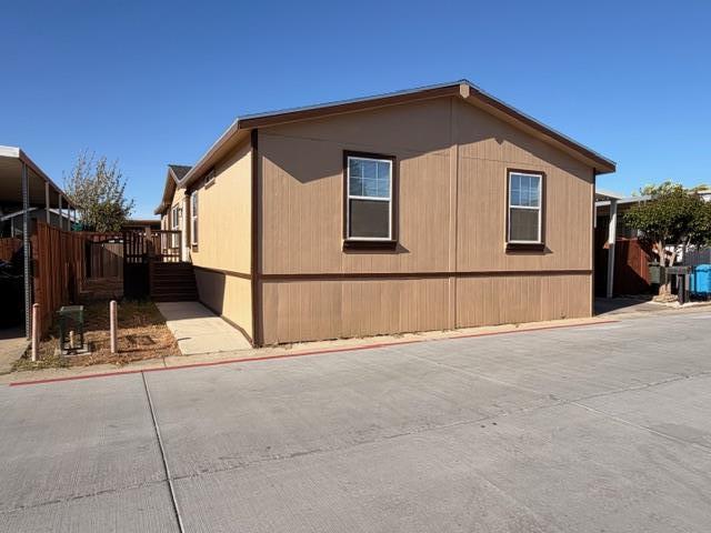 Detail Gallery Image 9 of 16 For 117 Peartree Ln, Hollister,  CA 95023 - 4 Beds | 2 Baths