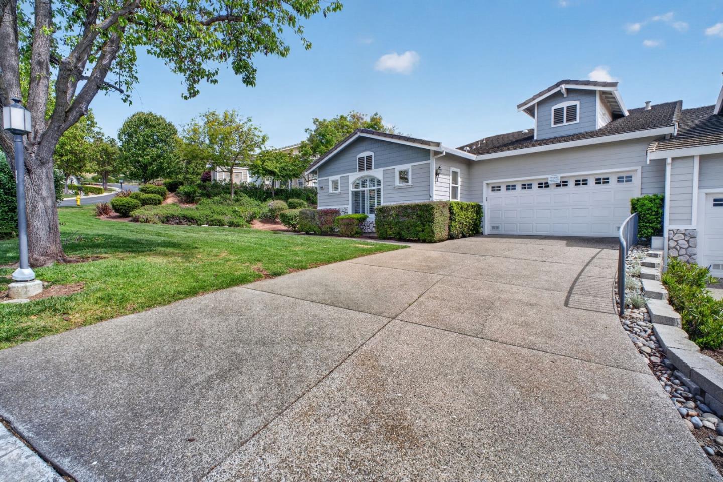 Detail Gallery Image 2 of 71 For 9060 Village View Pl, San Jose,  CA 95135 - 2 Beds | 2 Baths