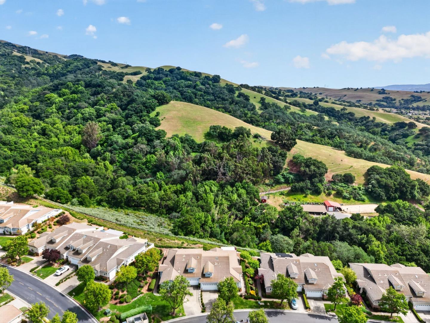 Detail Gallery Image 4 of 71 For 9060 Village View Pl, San Jose,  CA 95135 - 2 Beds | 2 Baths