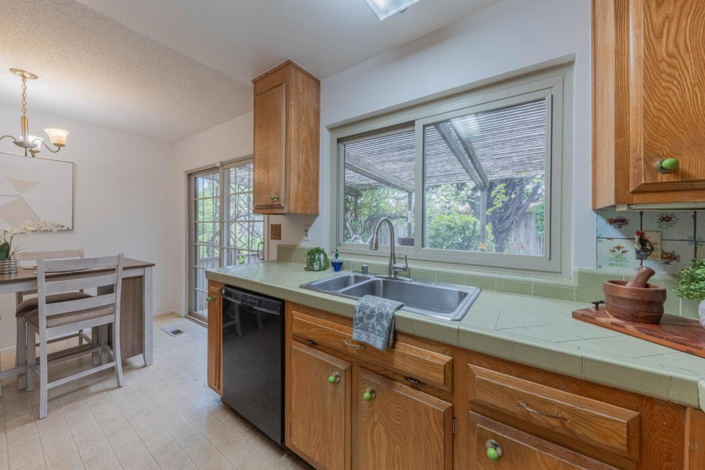 Detail Gallery Image 10 of 32 For 691 Park St, Salinas,  CA 93901 - 3 Beds | 2 Baths