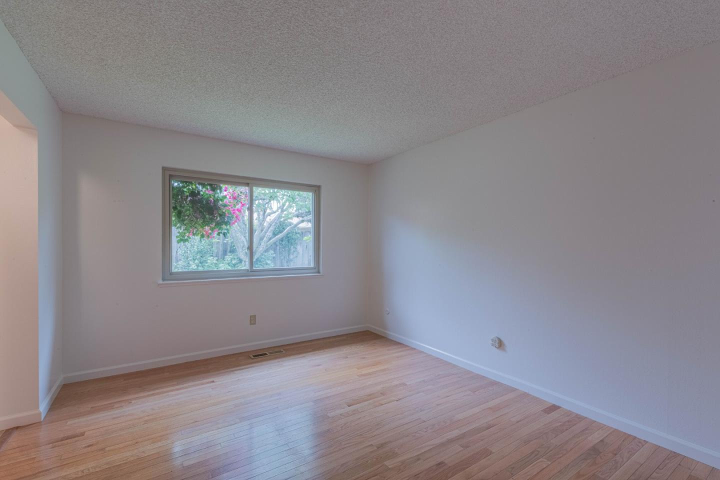 Detail Gallery Image 14 of 32 For 691 Park St, Salinas,  CA 93901 - 3 Beds | 2 Baths