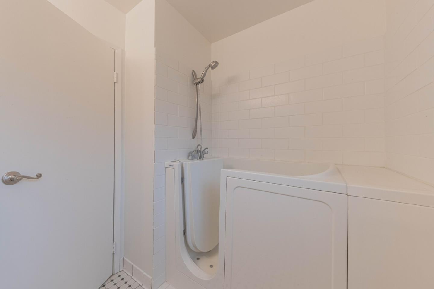 Detail Gallery Image 25 of 32 For 691 Park St, Salinas,  CA 93901 - 3 Beds | 2 Baths