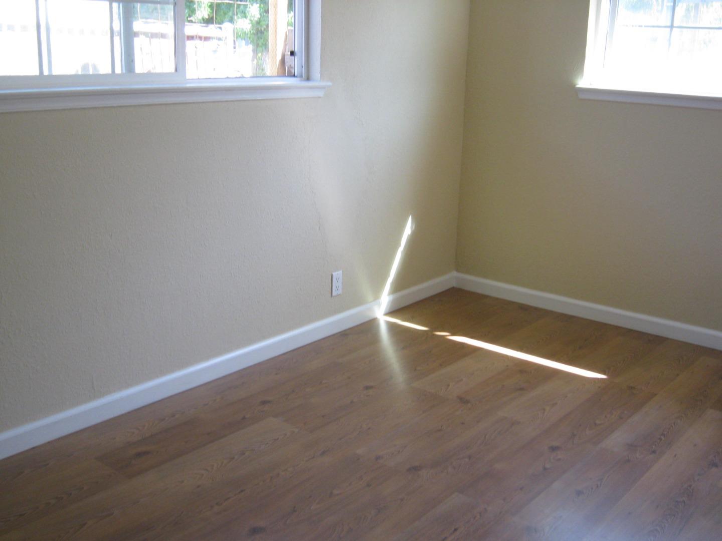 Detail Gallery Image 3 of 5 For 327-329 Atlanta, San Jose,  CA 95125 - – Beds | – Baths