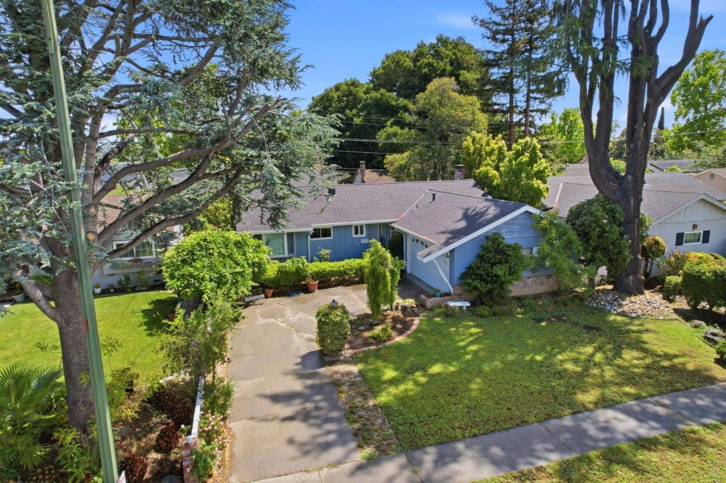 Front Image Thumbnail for ML82043700