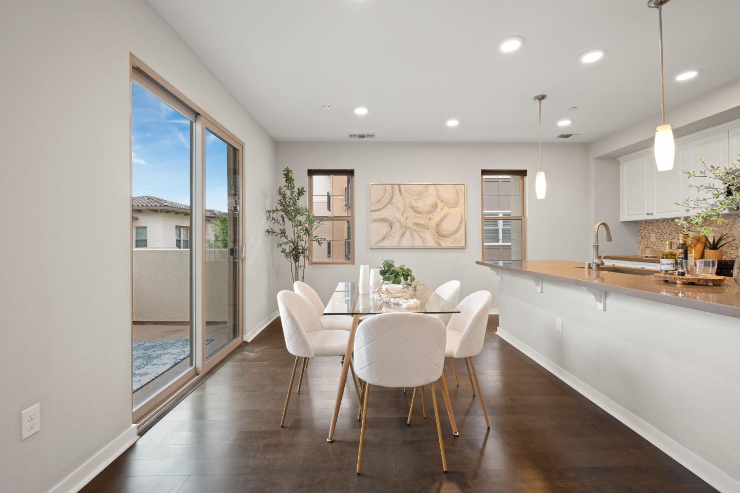 Detail Gallery Image 13 of 61 For 1071 Dewberry Pl #102,  San Jose,  CA 95131 - 3 Beds | 2/1 Baths