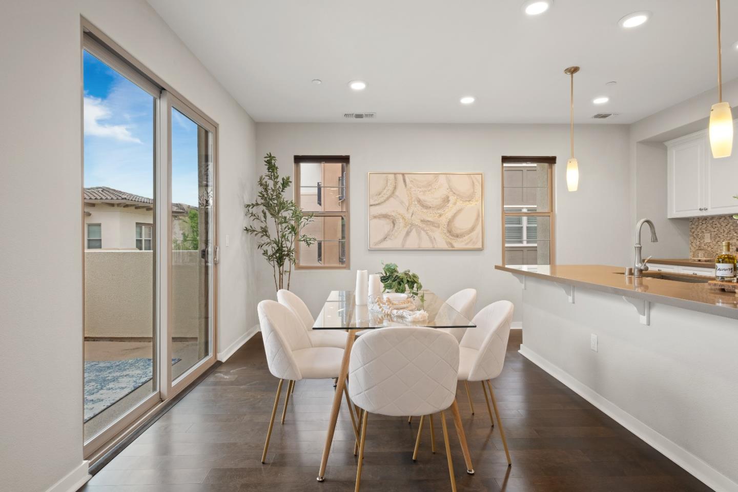 Detail Gallery Image 14 of 61 For 1071 Dewberry Pl #102,  San Jose,  CA 95131 - 3 Beds | 2/1 Baths