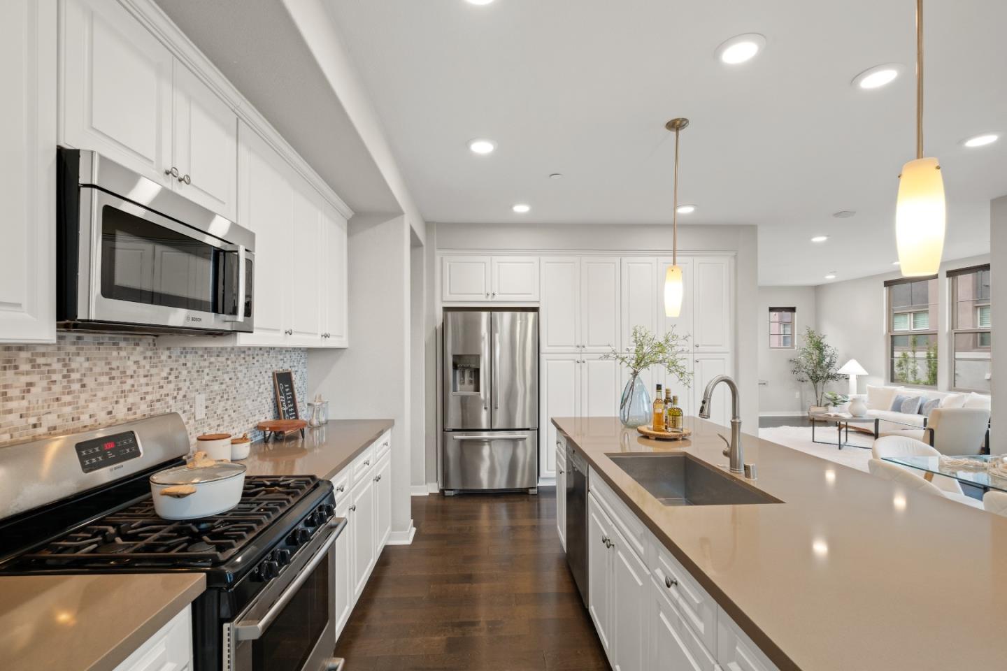 Detail Gallery Image 18 of 61 For 1071 Dewberry Pl #102,  San Jose,  CA 95131 - 3 Beds | 2/1 Baths