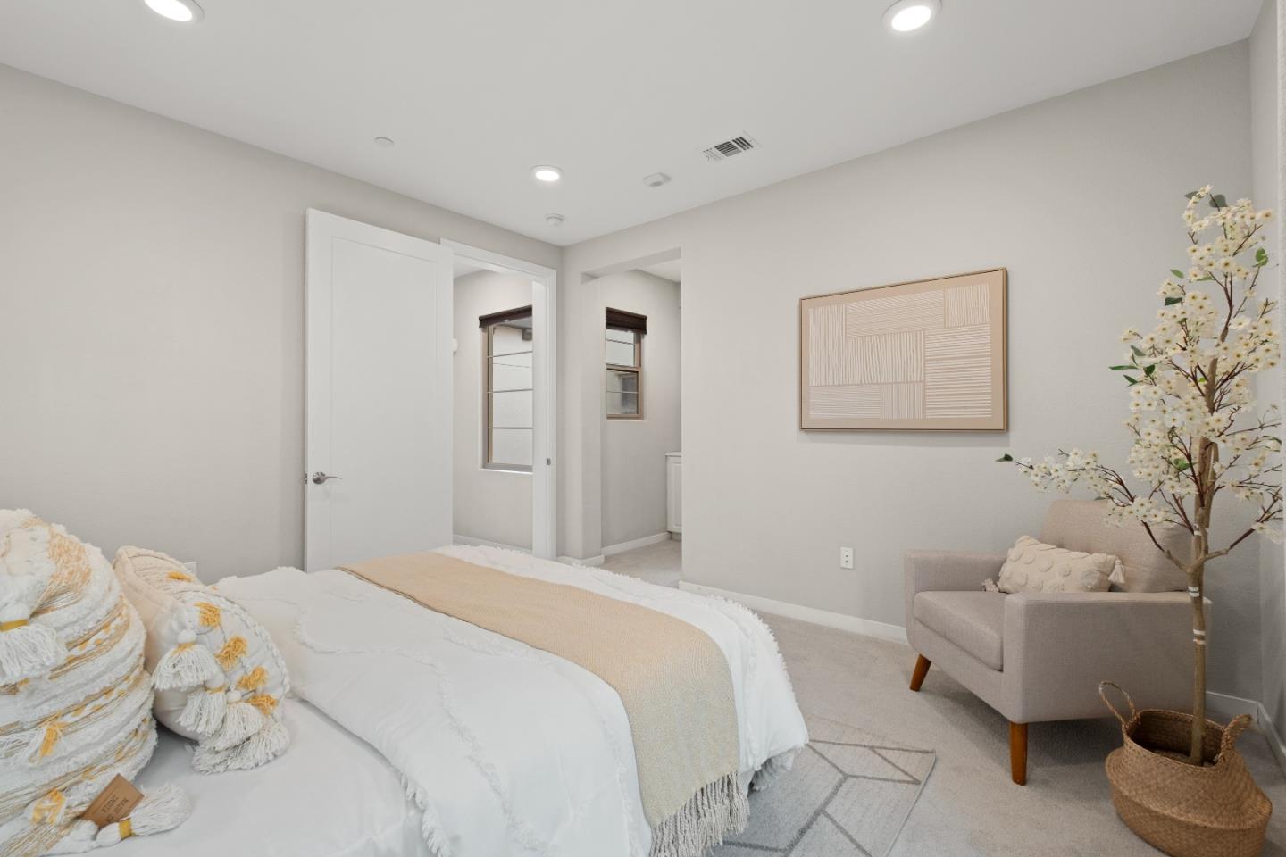 Detail Gallery Image 30 of 61 For 1071 Dewberry Pl #102,  San Jose,  CA 95131 - 3 Beds | 2/1 Baths