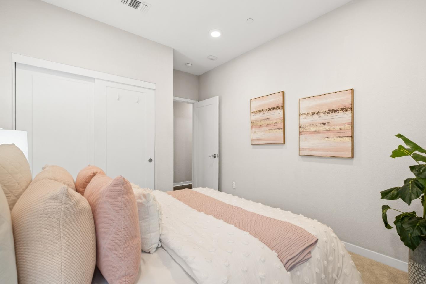 Detail Gallery Image 33 of 61 For 1071 Dewberry Pl #102,  San Jose,  CA 95131 - 3 Beds | 2/1 Baths