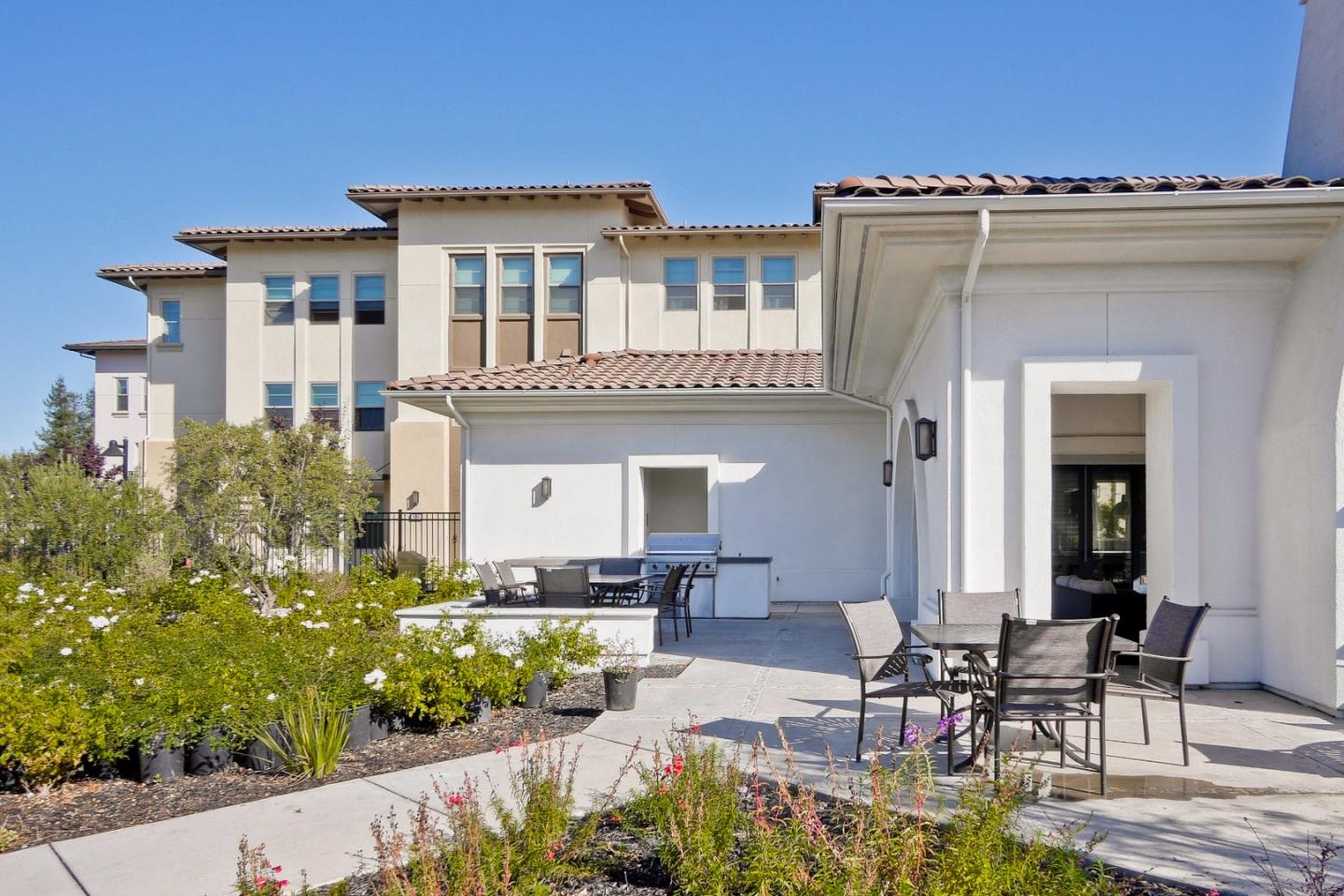 Detail Gallery Image 43 of 61 For 1071 Dewberry Pl #102,  San Jose,  CA 95131 - 3 Beds | 2/1 Baths