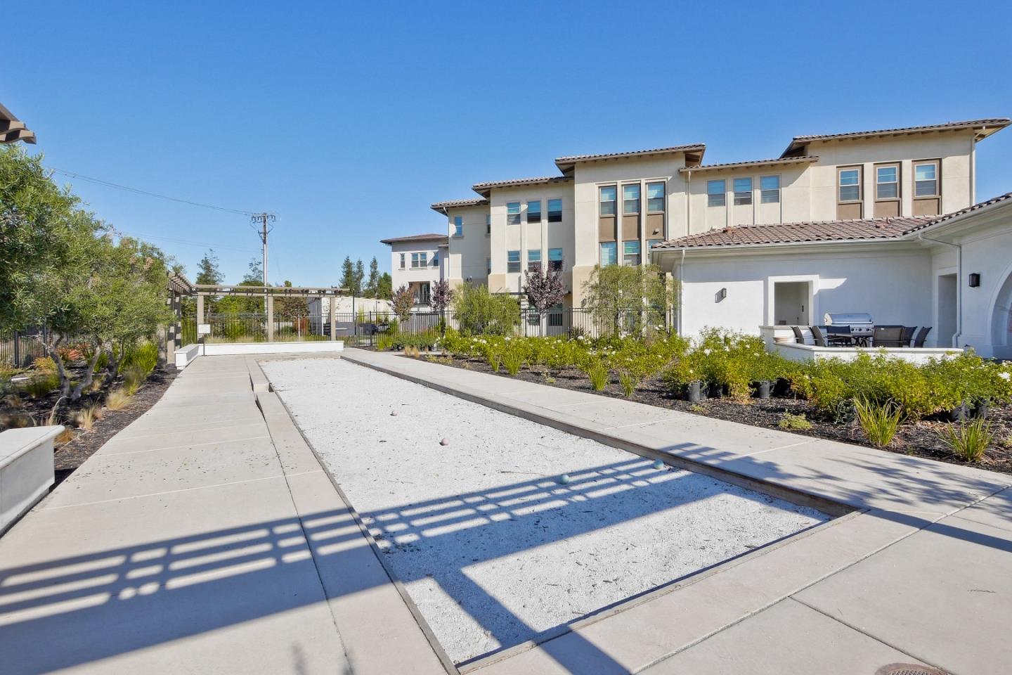 Detail Gallery Image 49 of 61 For 1071 Dewberry Pl #102,  San Jose,  CA 95131 - 3 Beds | 2/1 Baths