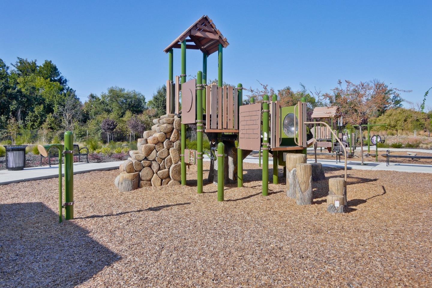 Detail Gallery Image 57 of 61 For 1071 Dewberry Pl #102,  San Jose,  CA 95131 - 3 Beds | 2/1 Baths