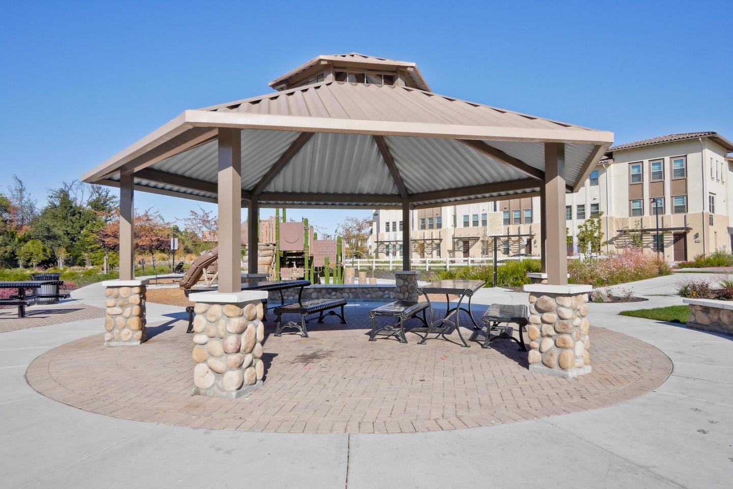 Detail Gallery Image 58 of 61 For 1071 Dewberry Pl #102,  San Jose,  CA 95131 - 3 Beds | 2/1 Baths